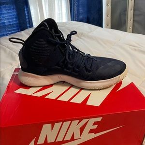 Nike shoes size 6 1/2